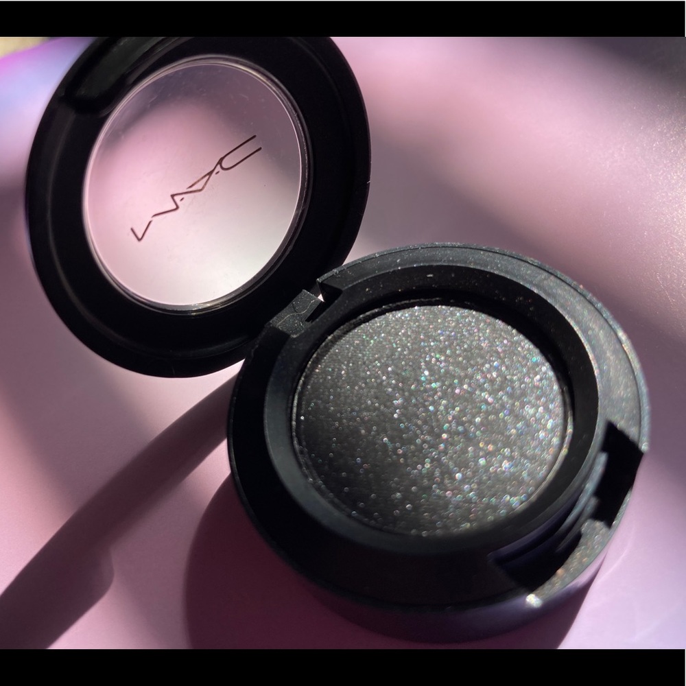 MAC Cosmetics Eyeshadow in Black Tied